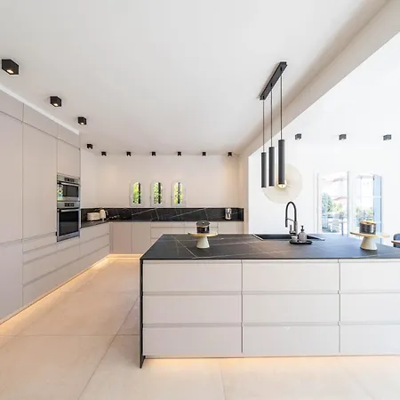Вилла Luxury Cannes,350 M2, 12 Pers, 6 Ch 6 Sdb *