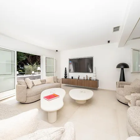 Вилла Luxury Cannes,350 M2, 12 Pers, 6 Ch 6 Sdb *